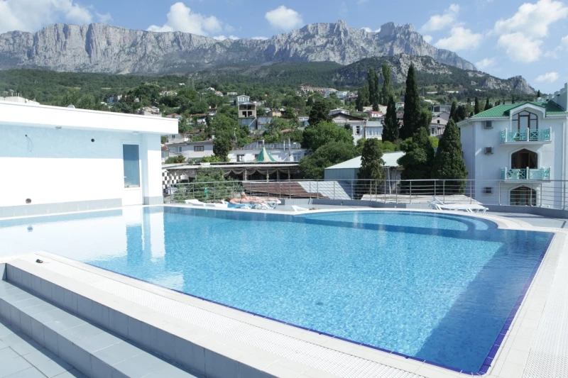 . Гостиница "РоЯлта". Алупка