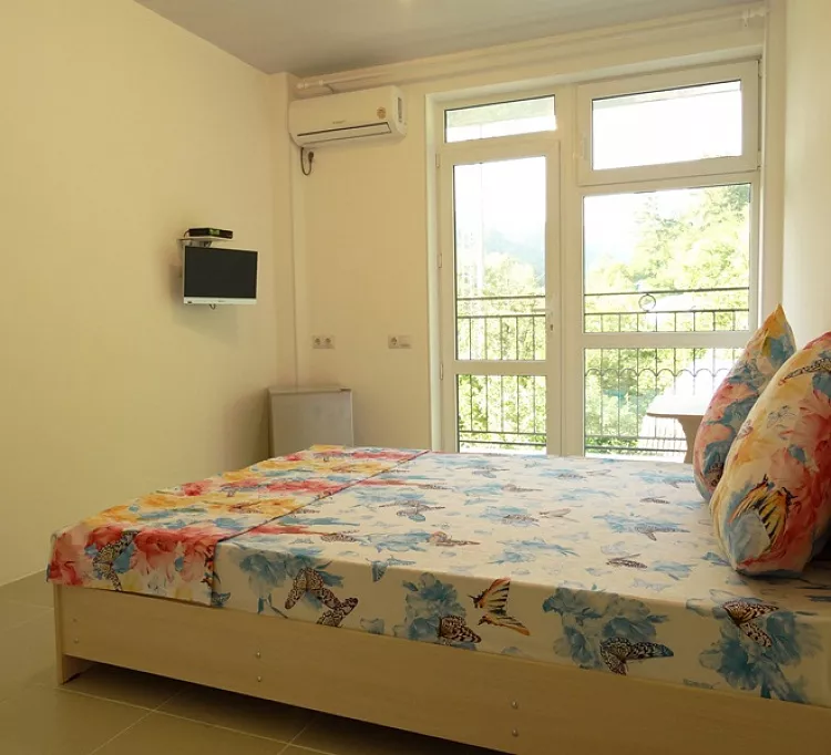 Стандарт. Частный гостевой дом Розовый дом. Солоники