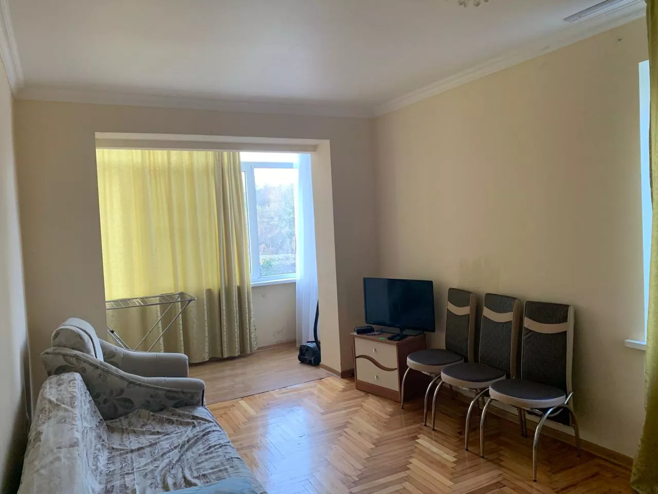 . Квартира в многоквартирном доме Квартира 2-хкомнатная. Квартиры в Пицунде