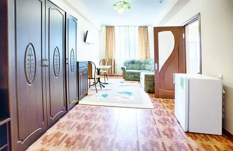 НОМЕР 2-Х КОМНАТНЫЙ 6-И МЕСТНЫЙ. Отель "Марсель". Витязево