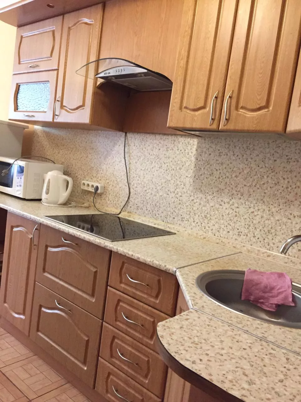 . Квартира в многоквартирном доме 1-комнатная квартира на первом этаже. Ейск