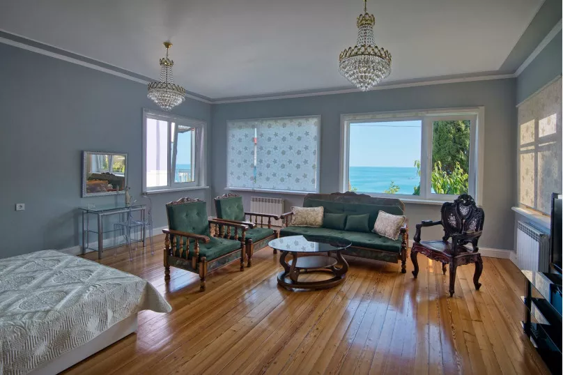 . Гостевой дом Yalta Voyage. Ялта