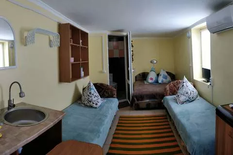 4-х местный Стандарт с миникухней. Гостевой дом «Алла-Роза». Архипо-Осиповка