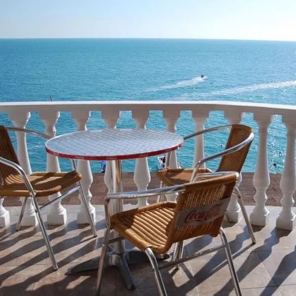 . Отель КАВКАЗ. Гостиницы и отели Лазаревского