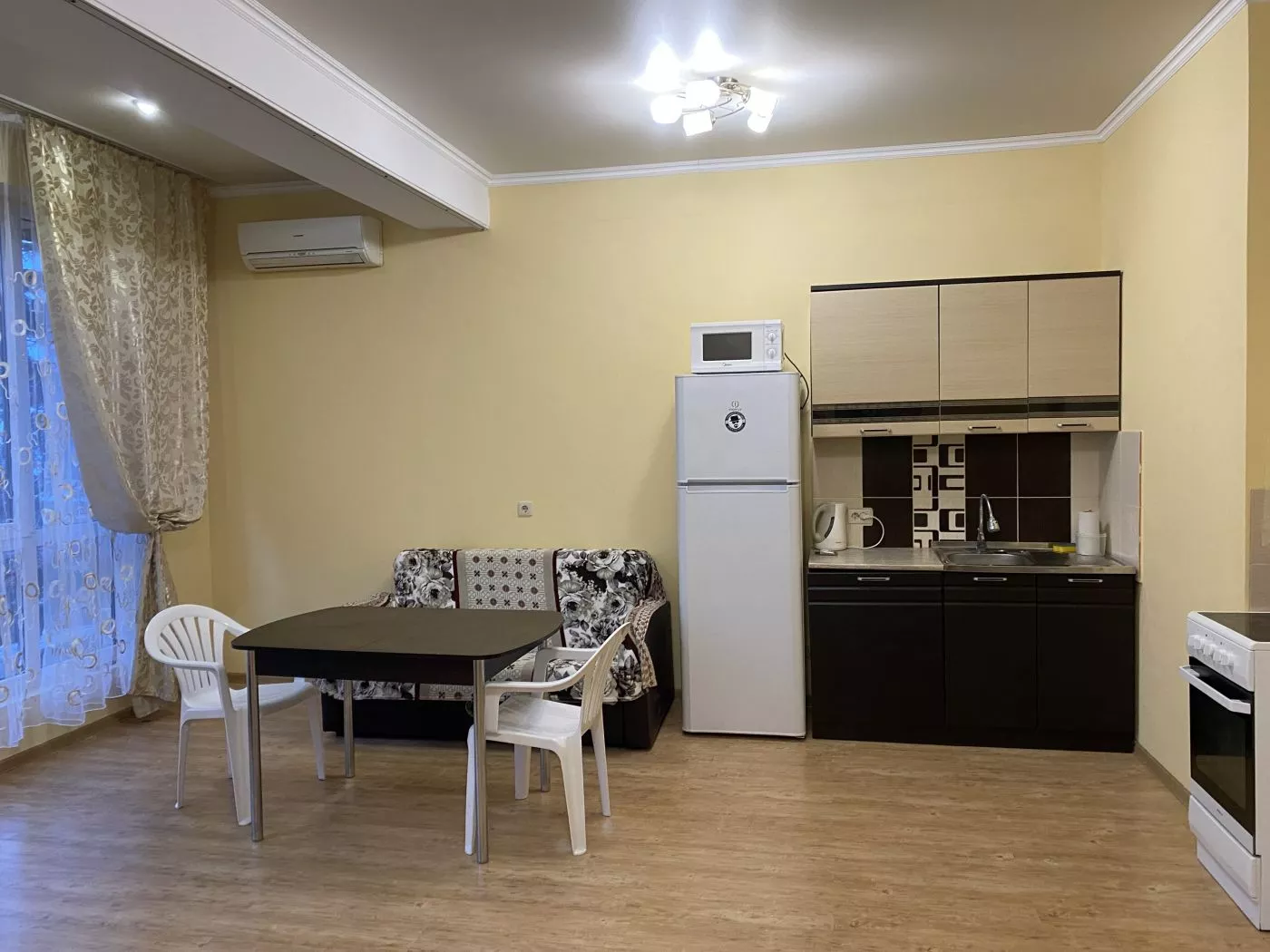 . Квартира в многоквартирном доме Апартаменты с видом на море "Надежда". Сочи