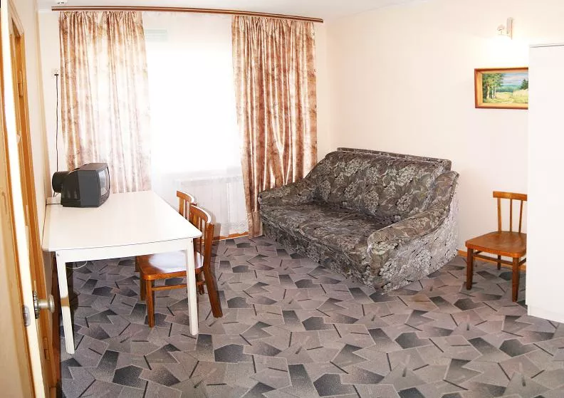 2-х мест., 2-х комнатный с кухней. Гостиница Приазовочка. Ейск