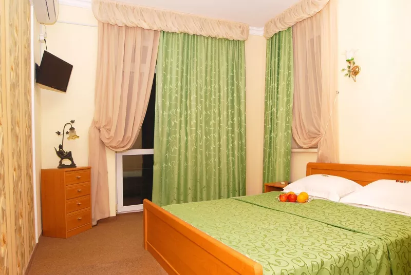 Люкс 2-х комнатный. Отель «Глициния». Феодосия