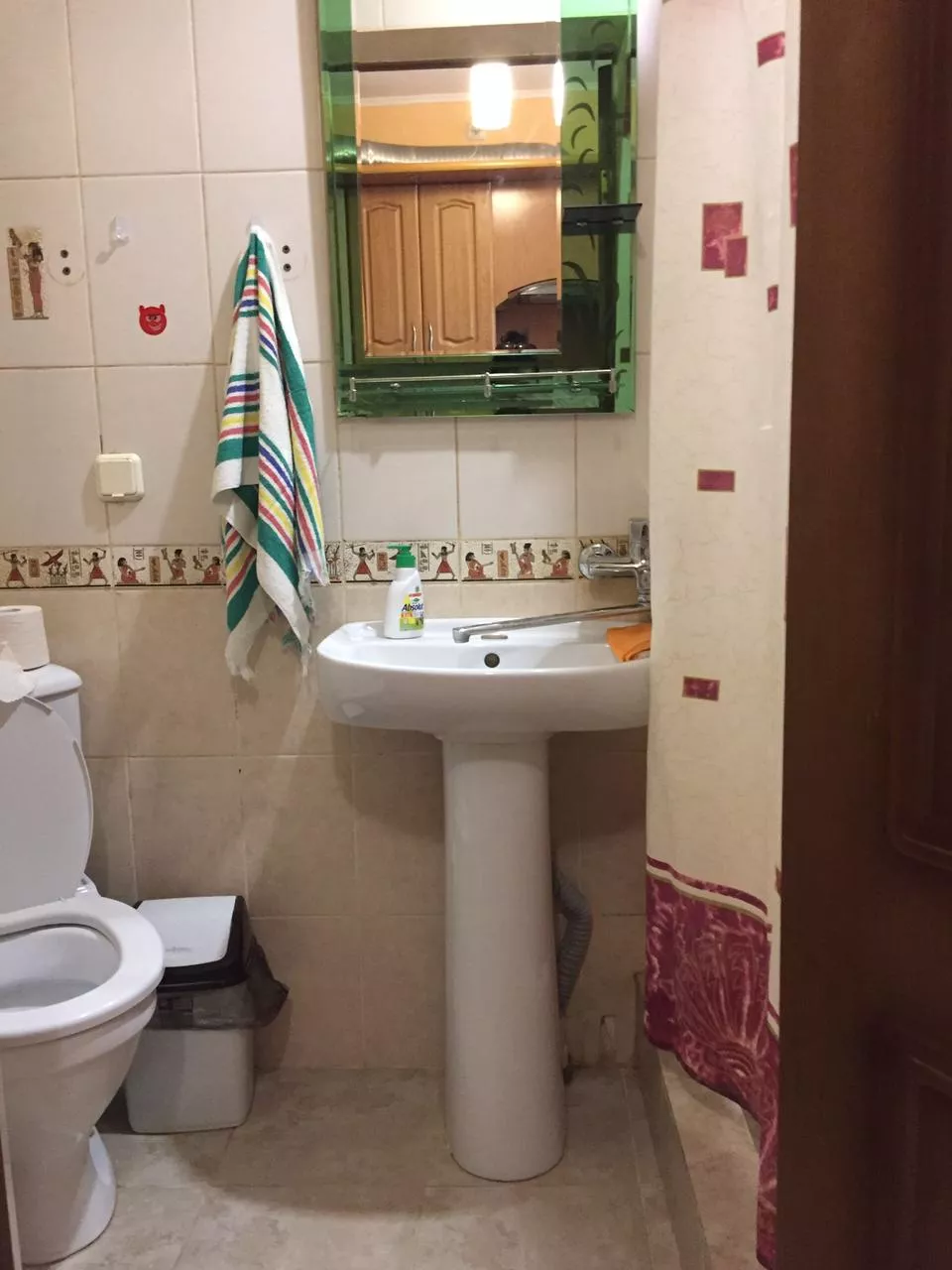 . Квартира в многоквартирном доме 1-комнатная квартира на первом этаже. Ейск