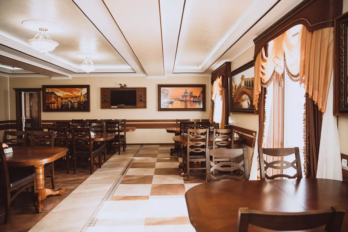 . Гостевой дом «Red House». Заозерное