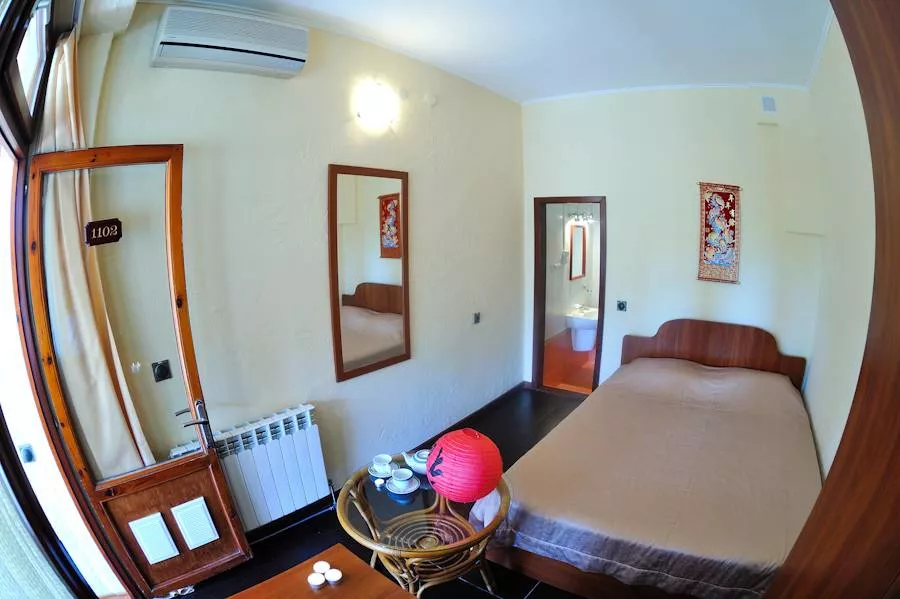 Эконом, 1 корпус. Гостиничный комплекс «Весёлый Хотэй». Гурзуф