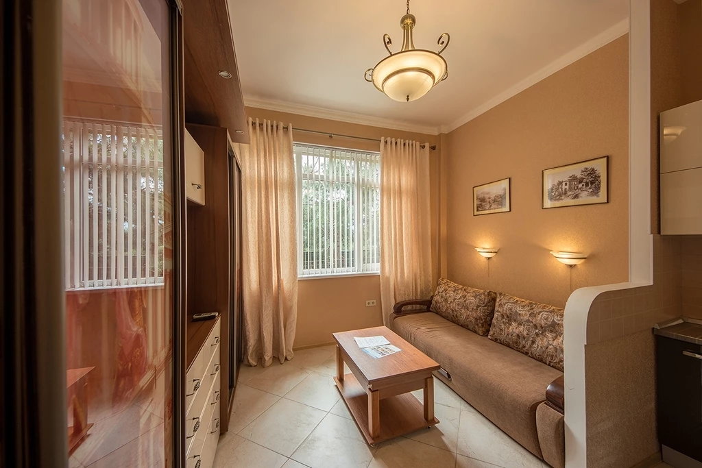 Апартаменты-студио №1. Гостевой дом "Yellow Submarine". Массандра