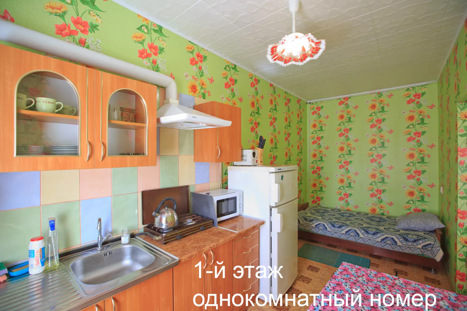 . Гостевой дом "Бирюза". Орджоникидзе . Гостевой дом "Бирюза". Орджоникидзе