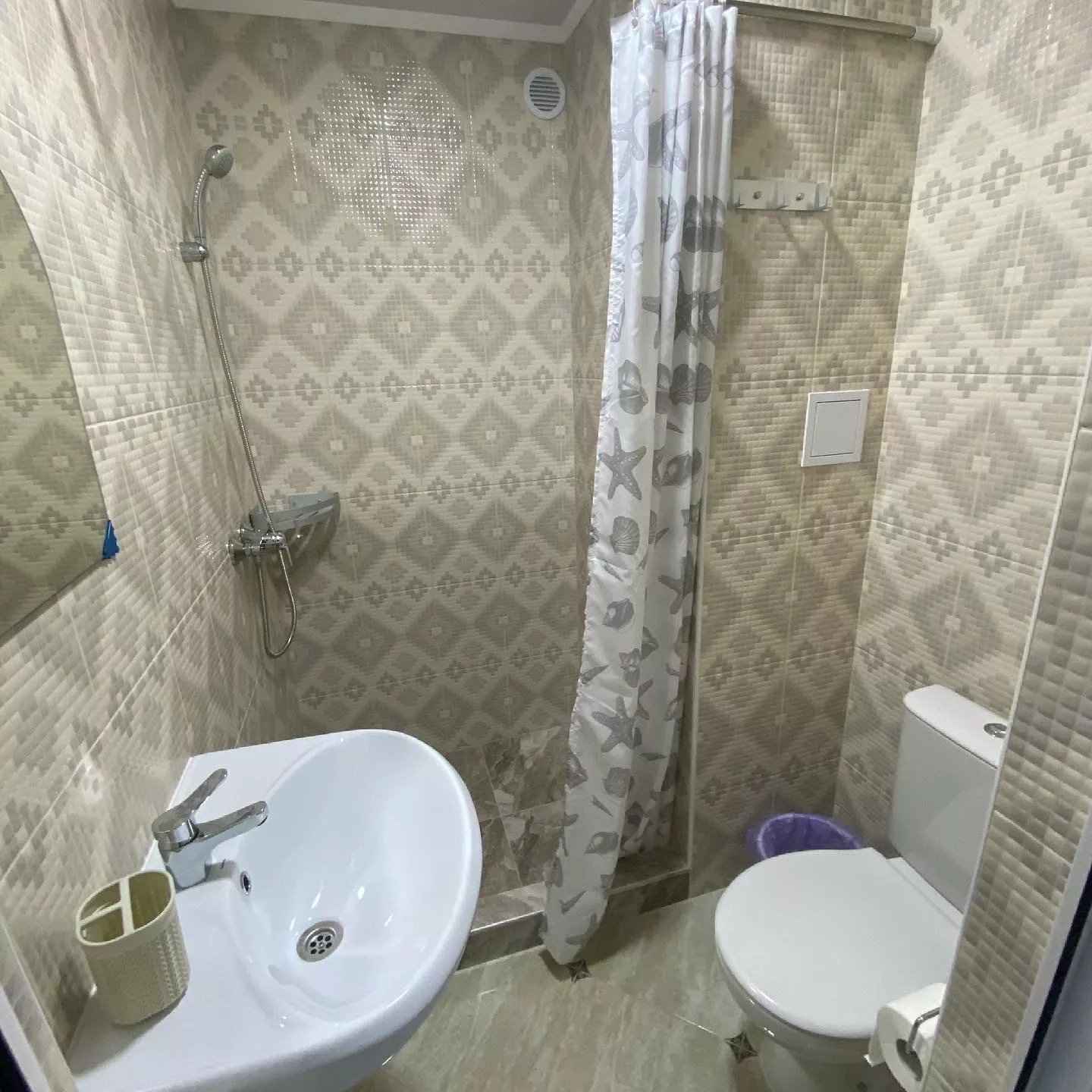 . Гостевой дом Family Home . Архипо-Осиповка