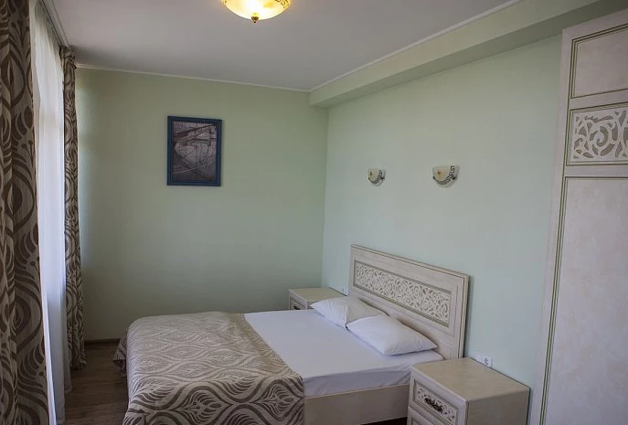 Люкс с двумя спальнями. Отель "Villa Oliva-Art". Утёс  Люкс с двумя спальнями. Отель "Villa Oliva-Art". Утёс
