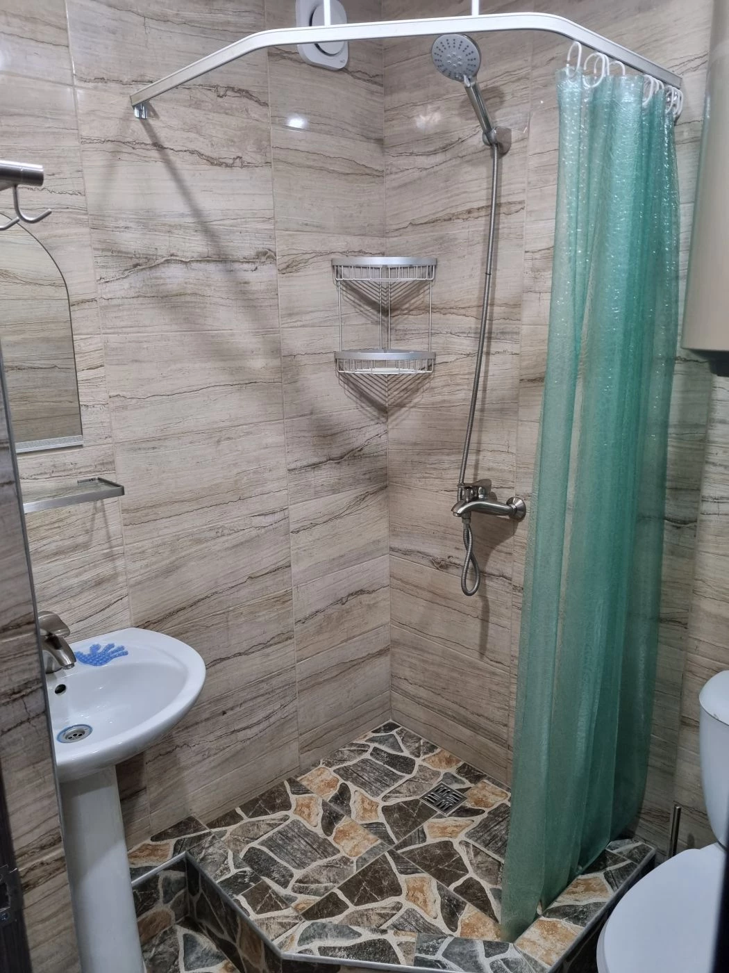 . Квартира в многоквартирном доме Агрба 35 кв 84. Квартиры в Пицунде