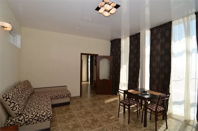 2-комнатные апартаменты. Коттедж "Белый медведь". Симферополь