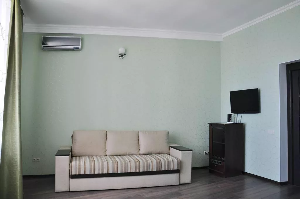 Эконом с балконом и видом на море. Мини-отель «Виноград». Кацивели