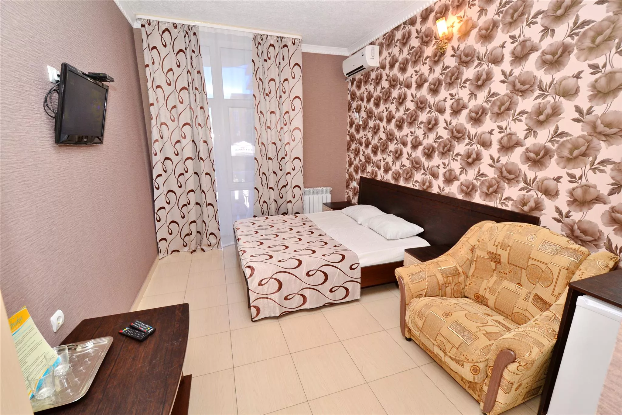 . Отель “ЯНАКИС”. Витязево