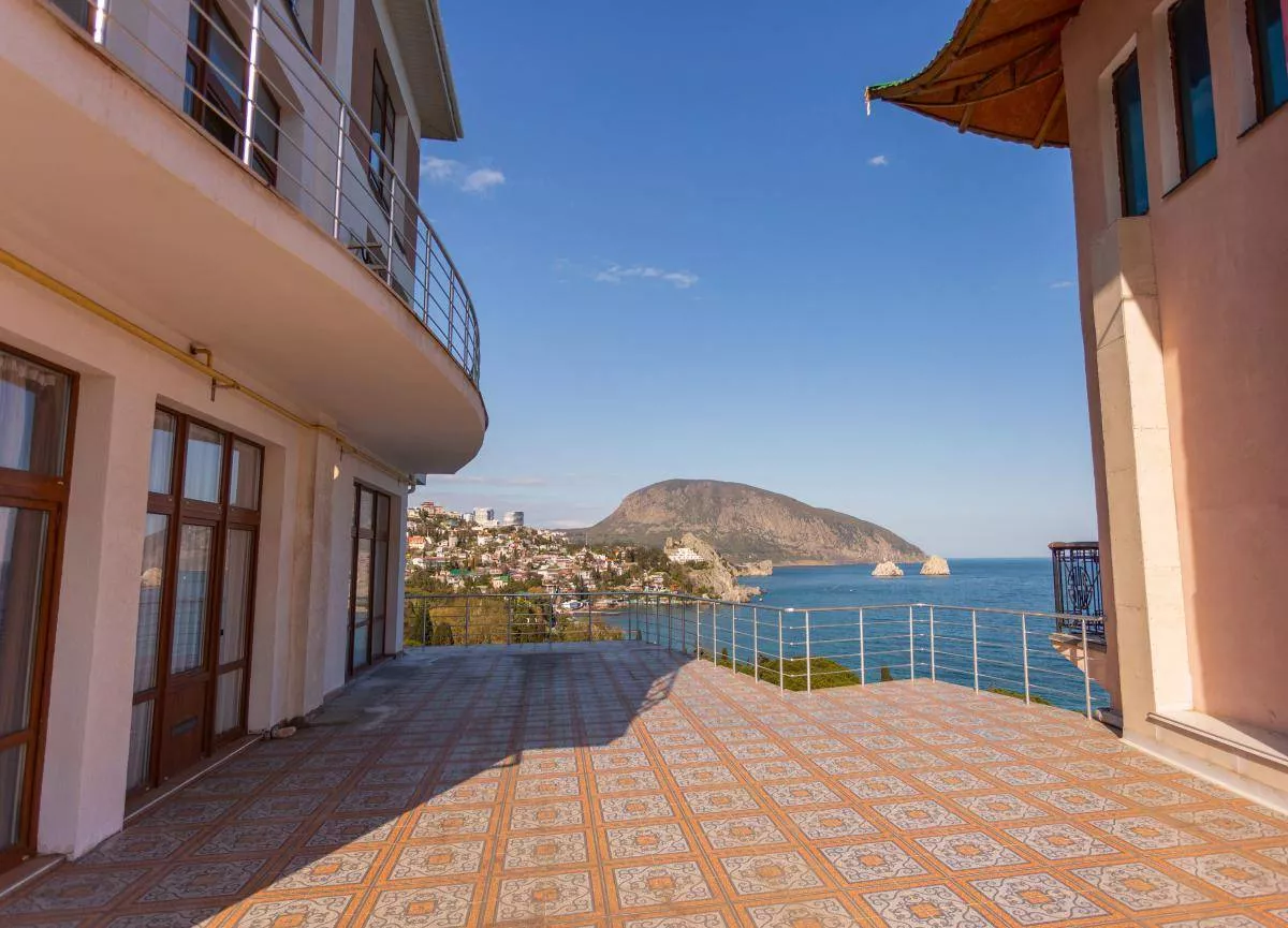 . Гостиничный комплекс «Весёлый Хотэй». Гурзуф