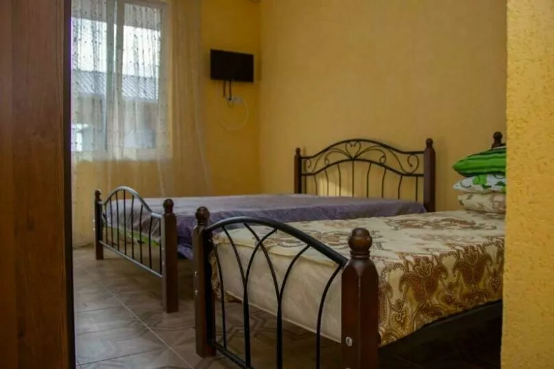 Стандарт 3х-местный . Гостевой дом "Оазис" в гостях у Анжелики.. Цандрипш