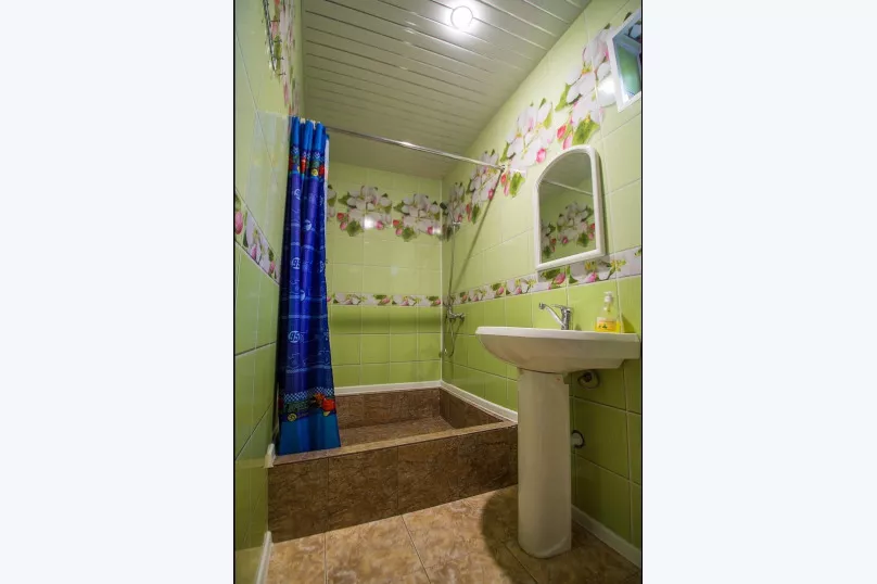 3-х местный номер Стандарт. Гостевой дом "Амур". Адлер