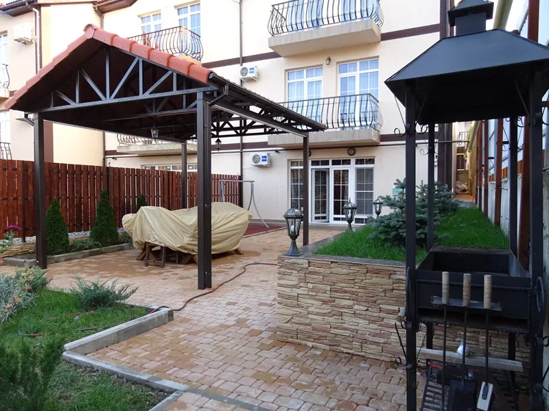 . Коттедж "Кедровая роща" . Кабардинка