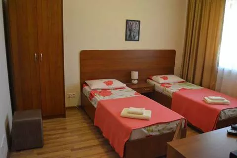 3-х местный номер «Семейный» с выходом во двор. Отель «Вилла АкваВита». Алупка