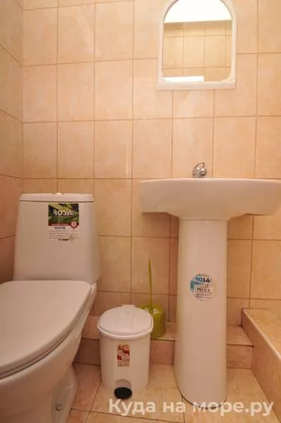 4-х местный «Стандарт» с дополнительным местом. Частный сектор «У Ануш». Пицунда