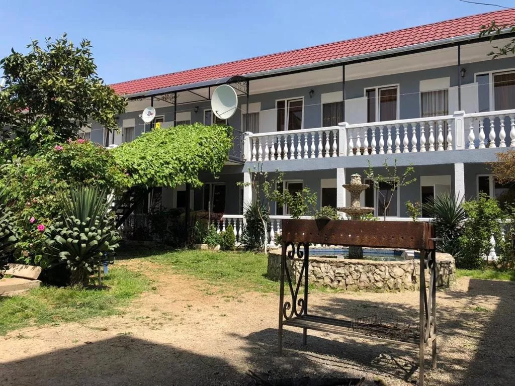 . Гостевой дом "Каво-де-Буксо". Гудаута