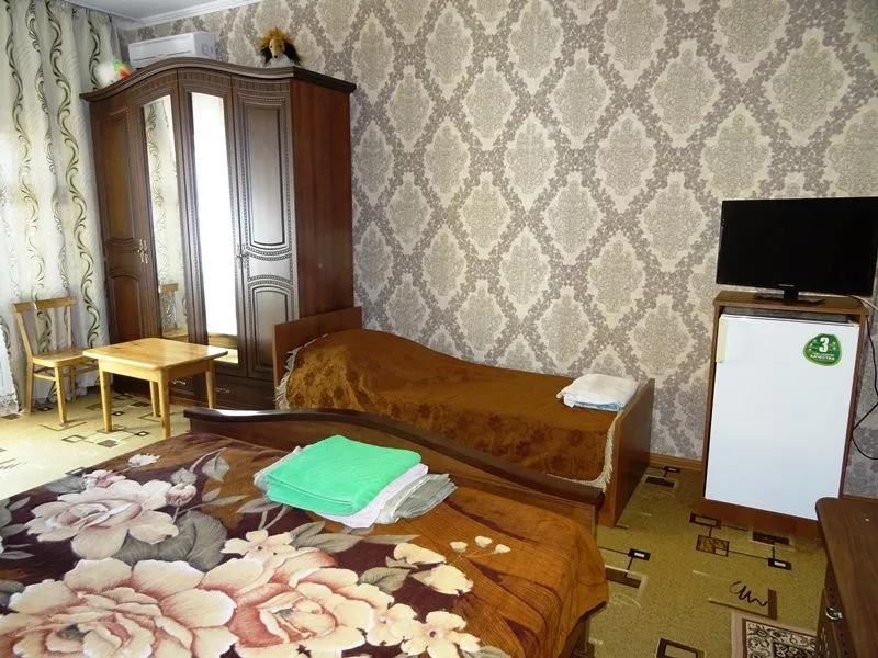 3-х местный номер . Гостиница "Рафаэль". Якорная Щель