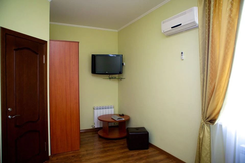 Двухместный номер Эконом. Мини-отель "Бриг". Темрюк