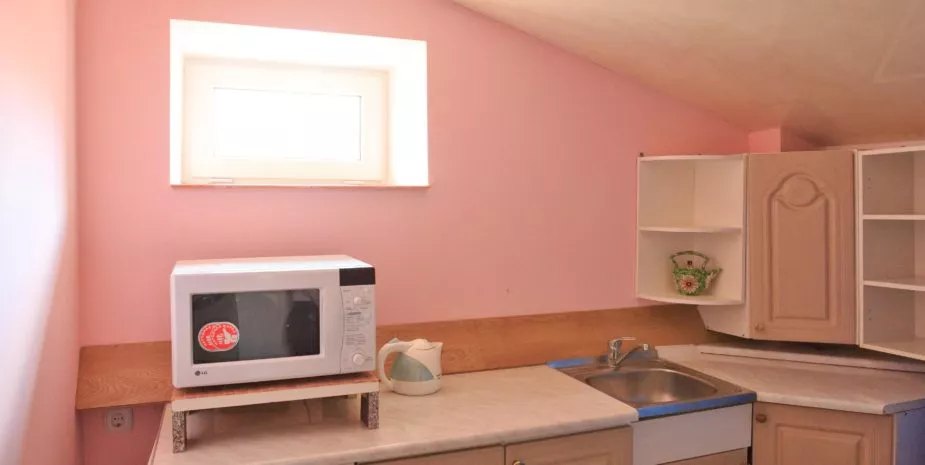 Номер 5 (3 эт., окно). Эллинг «Весла». Феодосия