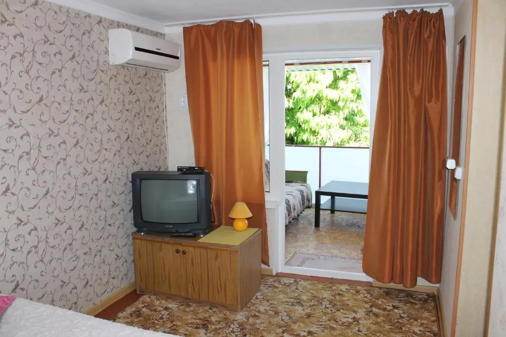 . Гостевой дом "Лето". Ейск