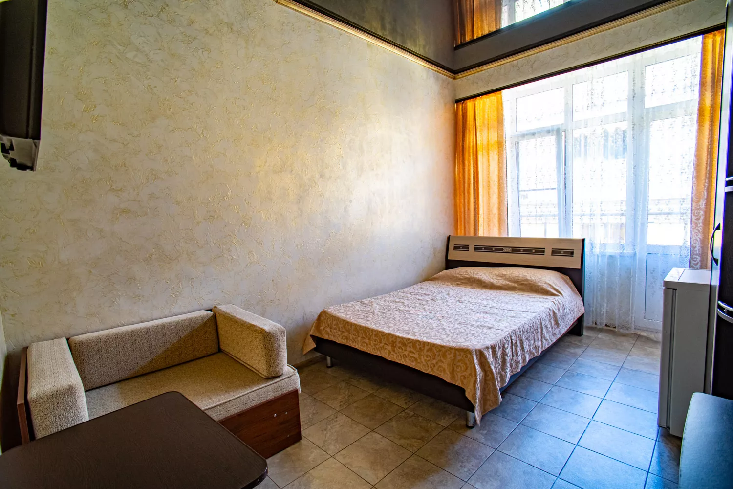 . Отель "Калараш 17а". Лазаревское