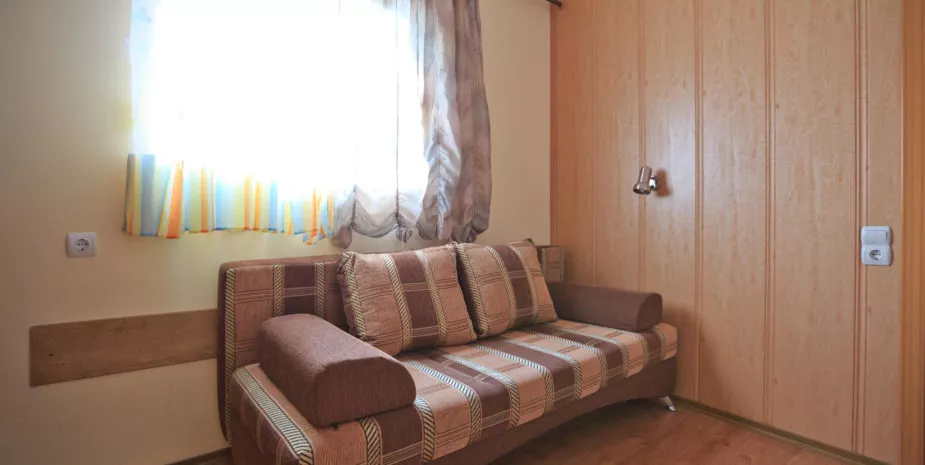 Номер 5 (3 эт., окно). Эллинг «Весла». Феодосия