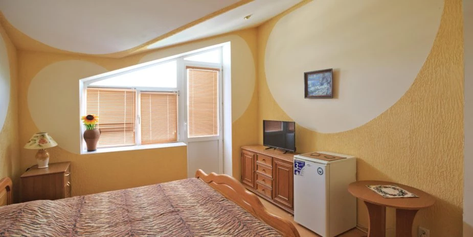 Номер 2 (3 эт., балкон). Эллинг «Весла». Феодосия