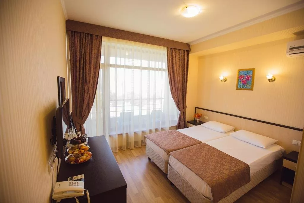 Стандарт 2-х местный с балконом. Отель "Наири". Сочи Стандарт 2-х местный с балконом. Отель "Наири". Сочи