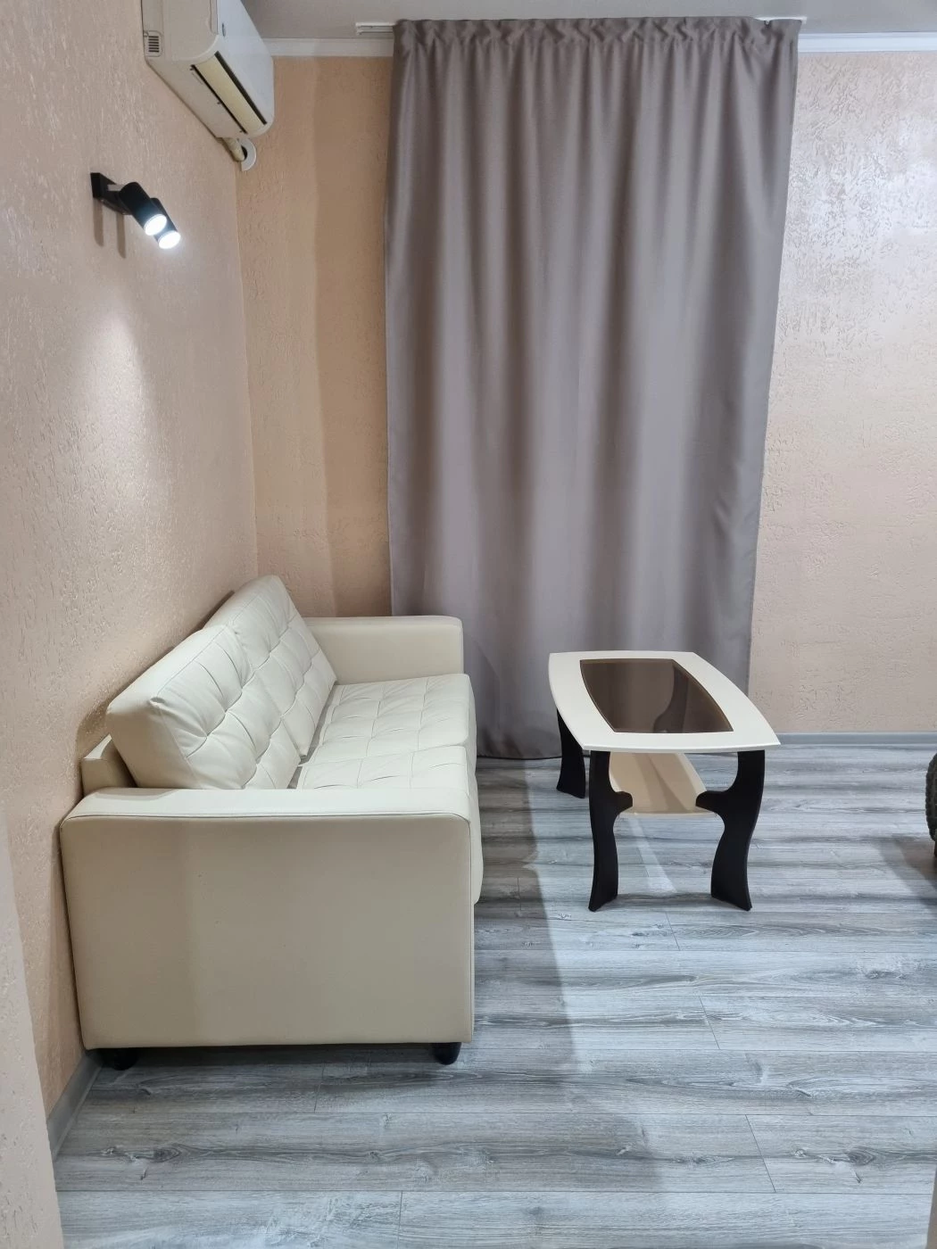 . Квартира в многоквартирном доме Агрба 35 кв 84. Квартиры в Пицунде