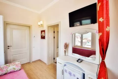 Двухкомнатный с балконом. Гостевой дом «Dynasty на Янтарной». Геленджик