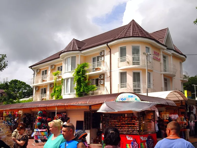 . Гостиница "Моя семья". Кабардинка