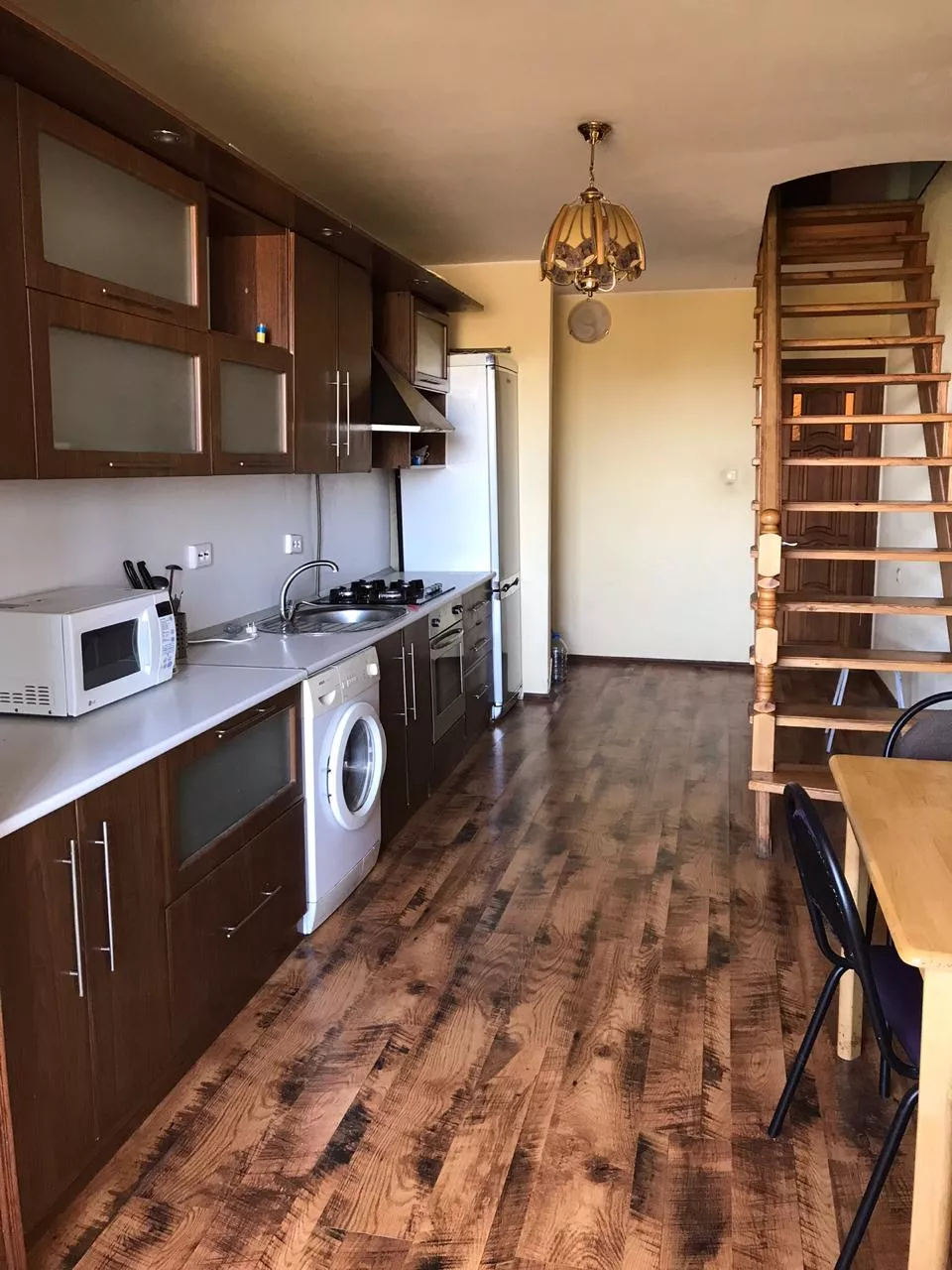 . Квартира в многоквартирном доме Двухуровневая 3-к квартира на лимане ул. Горького. Ейск