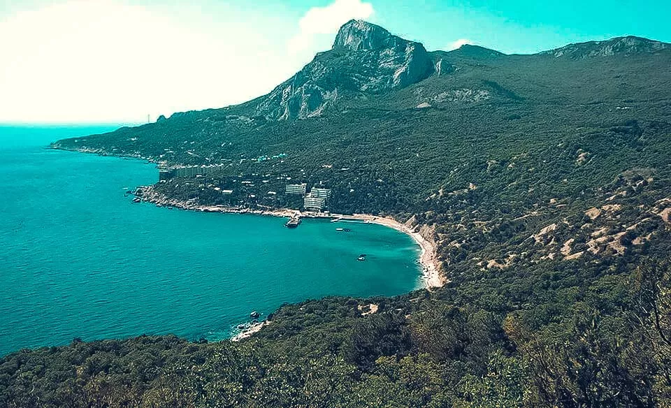 Бухта Ласпи. Фото взято с сайта: https://of-crimea.ru/