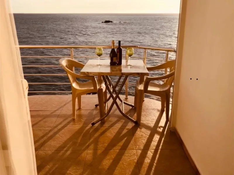 . Гостевой дом "До моря 9 метров". Утёс . Гостевой дом "До моря 9 метров". Утёс