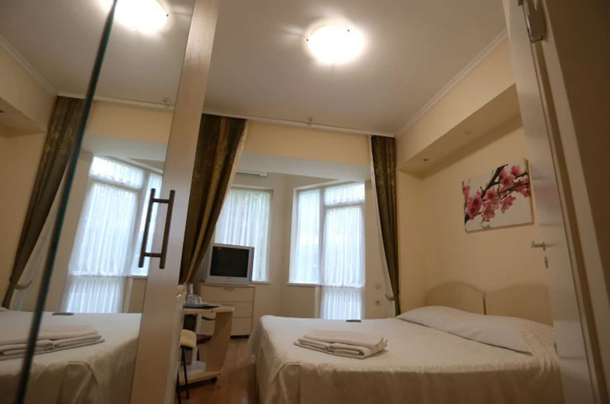 2-местный номер. Гостиница "РоЯлта". Алупка