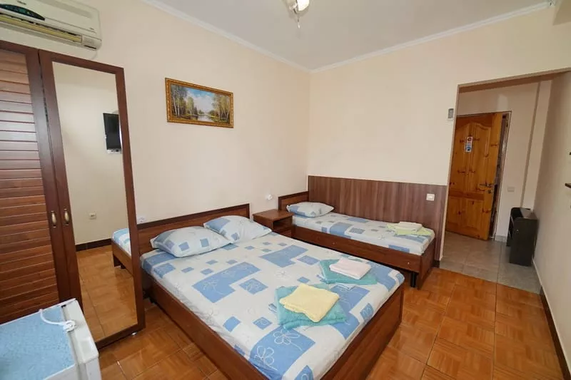 Трехместный 