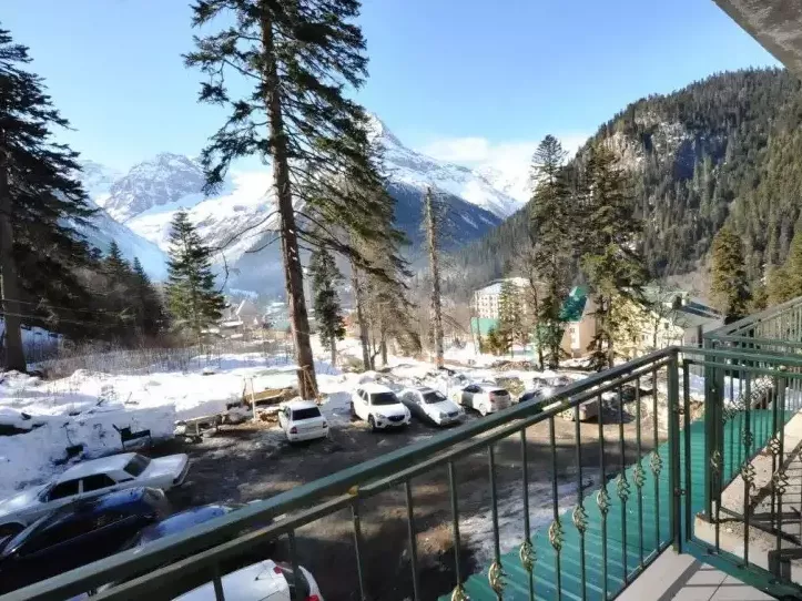 . Гостиница «Эльбрус» (бывший «Минги Тау»). Домбай-гостиницы