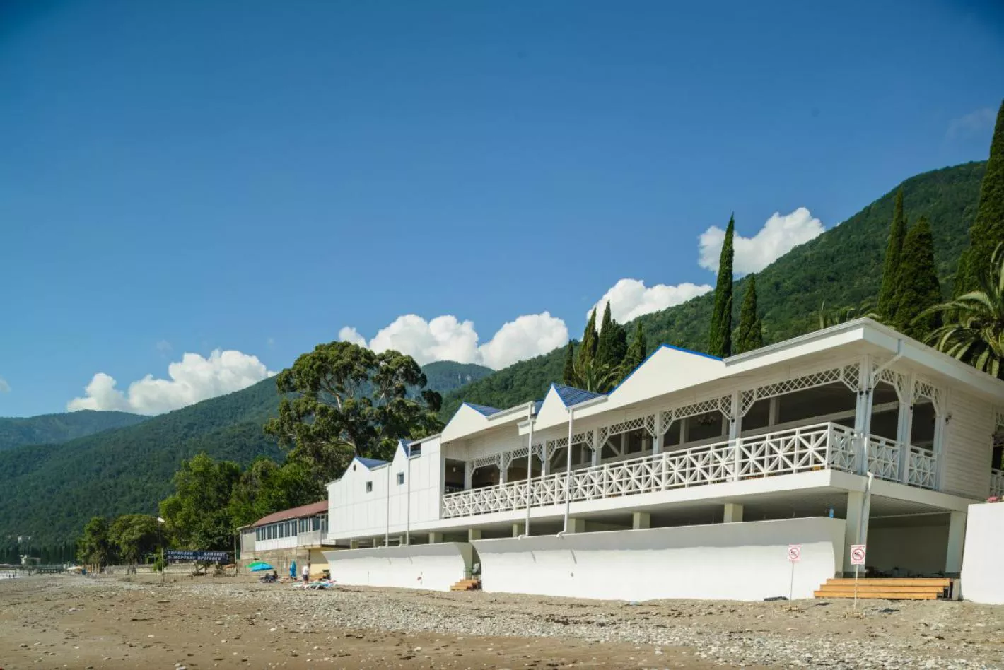 . Отель "Челюскинцев". Гагра