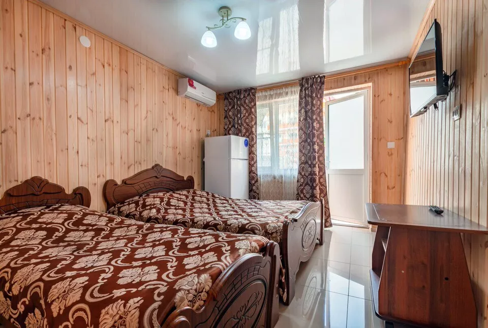 3-х местный номер со всеми удобствами. Гостевой дом "Виолетта". Сочи