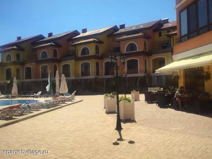 . Гостевой комплекс Комплекс апартаментов "Испанская деревня". Алупка