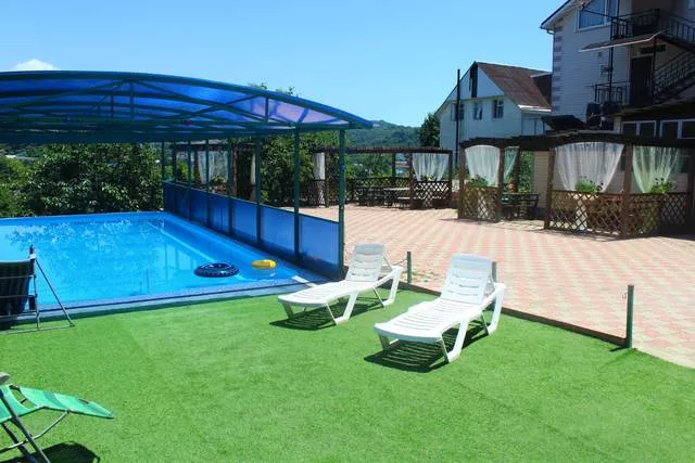 . Гостиница "Верона". Вардане